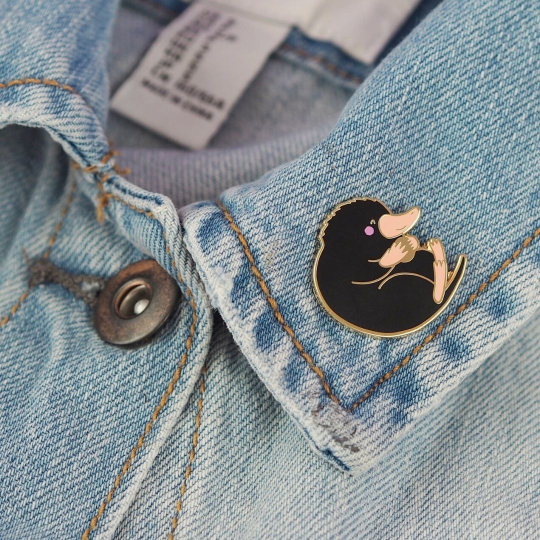accessoire niffleur sur veste en jean 