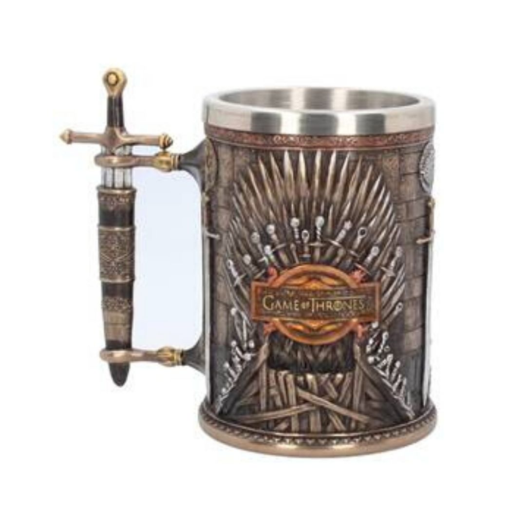 mug avec dessin d'épée 